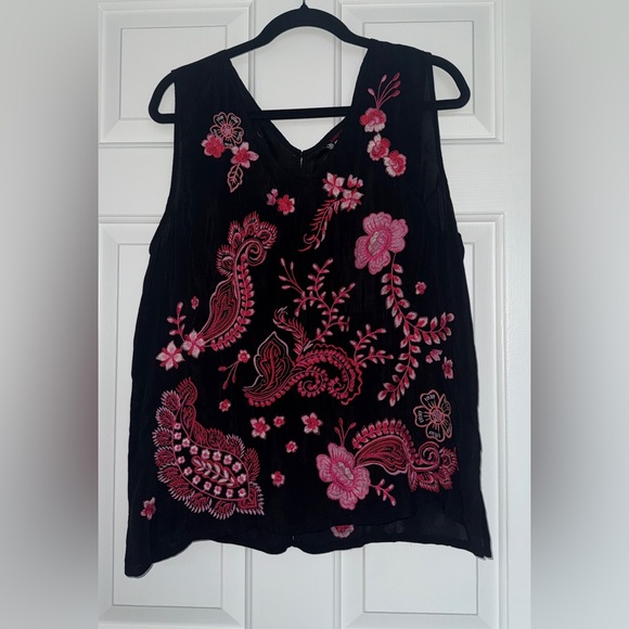 Johnny Was Button Back Embroidered Linen Tank NWT Sz: Large - Picture 7 of 9